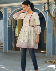 Kamini Off-White Floral Embroidered Ethnic Top